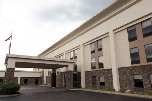 Kent Hotel | Family-Friendly Stay at Hampton Inn Kent/Akron Area