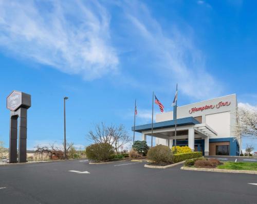 Lancaster Hotel | Relax at Hampton Inn Lancaster with Oceanfront Views
