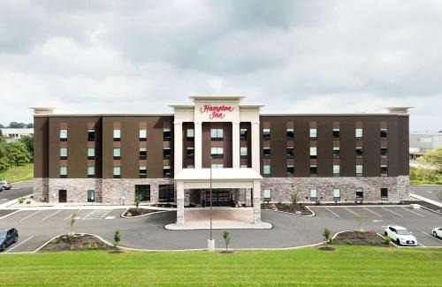 Lebanon Hotel | Pet-Friendly Hampton Inn Lebanon with Pool & Breakfast Options