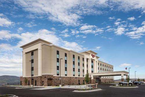 Lewiston Hotel | Top-Rated Hampton Inn Lewiston with Pool & Breakfast