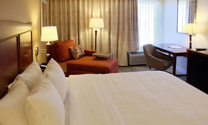 Lima Hotel | Discover Comfort at Hampton Inn Lima: Rated 9/10!