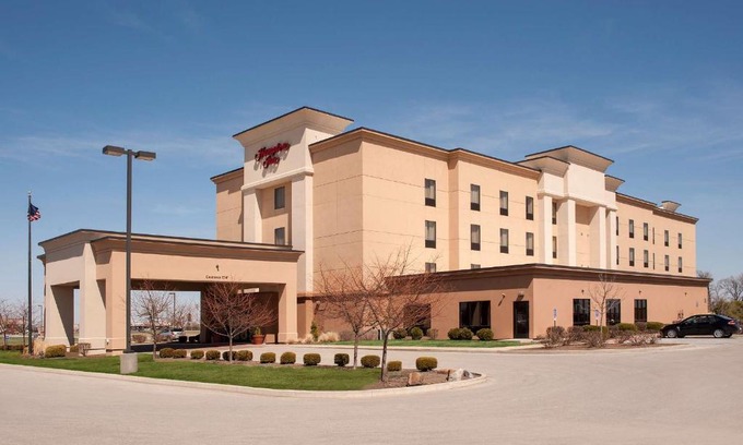 Macomb Hotel | Discover Hampton Inn Macomb: Top-Rated Comfort & Amenities