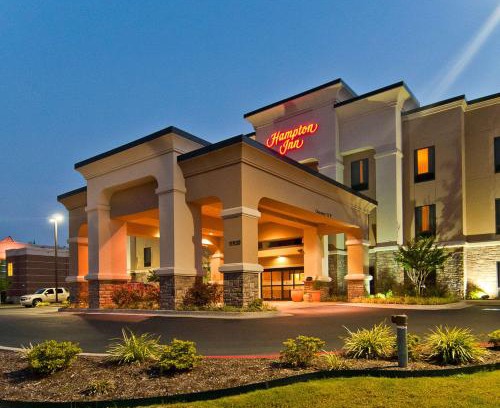 Maumelle Hotel | Highly Rated Hampton Inn Maumelle with Pool & Family Amenities