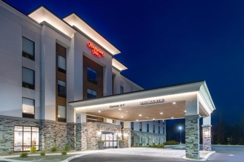 Monticello Hotel | Pet Friendly Getaway at Hampton Inn Monticello, NY