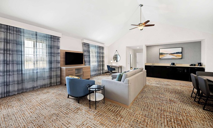 Morgan Hill Hotel | Discover Hampton Inn Morgan Hill: Family-Friendly Retreat
