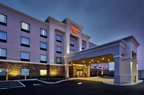 Niagara Falls Hotel | Pet-Friendly Getaway at Hampton Inn Niagara Falls/Boulevard