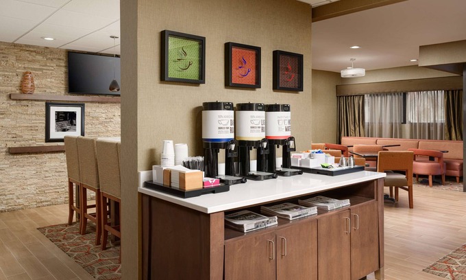 Oak Ridge Hotel | Discover Hampton Inn Oak Ridge Knoxville with Pool & Dining