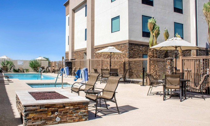 Parker Hotel | Exceptional Stay at Hampton Inn Parker with Pool & Breakfast
