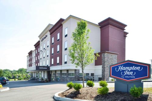 Franklin Park Hotel | Pet-Friendly Retreat at Hampton Inn Pittsburgh - Wexford