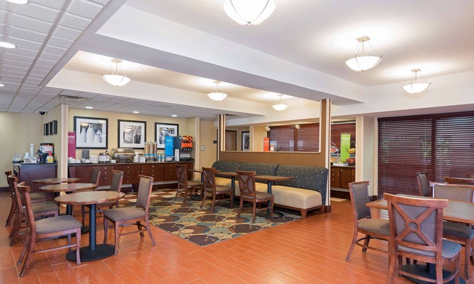 Port Huron Hotel | Comfortable Stay at Hampton Inn Port Huron with Pool & Spa