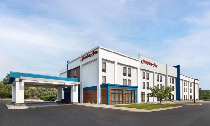 Milford Hotel | Pet-Friendly Retreat at Hampton Inn Quakertown
