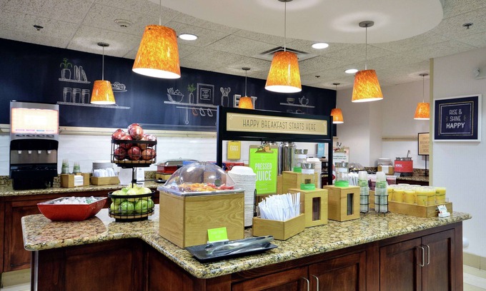Wake Forest Hotel | Inviting Hampton Inn Raleigh in Wake Forest with Pool & Dining