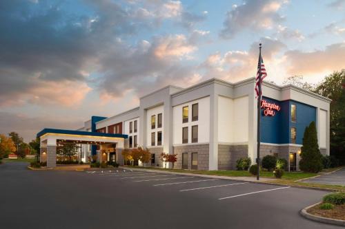 Hollins Hotel | Discover Comfort at Hampton Inn Roanoke/Hollins - I-81