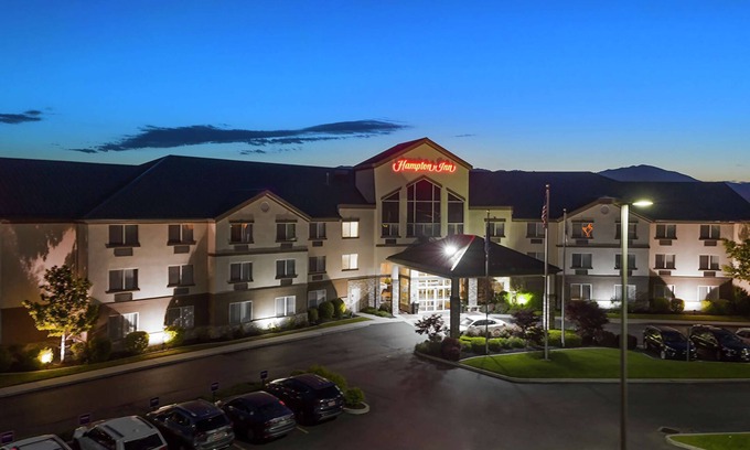 Glendale Hotel | Explore Hampton Inn Salt Lake City Central with Pool & Spa