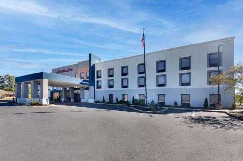 Selma Hotel | Comfortable Hampton Inn Selma with Pool & Pet-Friendly Stay