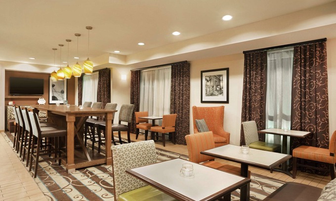 Shawnee Hotel | Relax at Hampton Inn Shawnee with Pool and Family-Friendly Amenities
