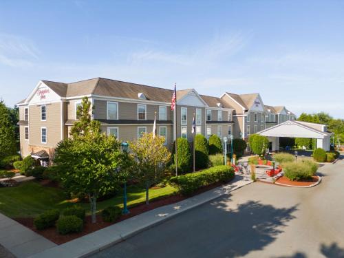 Wakefield-Peacedale Hotel | Pet-Friendly Hampton Inn South Kingstown with Hot Tub