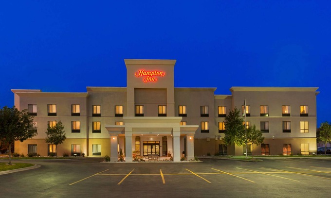 Spearfish Hotel | Comfortable Stay at Hampton Inn Spearfish with Pool & Dining