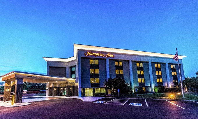 St. Charles Hotel | St. Charles Getaway: Family-Friendly with Pool & Restaurant