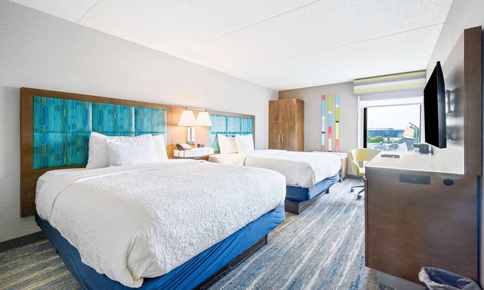 Maryland Heights Hotel | Discover Hampton Inn St. Louis/Westport with Pool & Breakfast