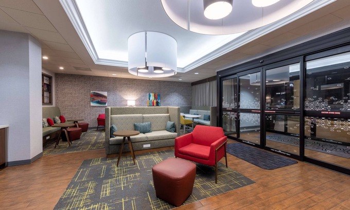 St. Robert Hotel | Comfortable Stay at Hampton Inn St. Robert with Pool & Spa