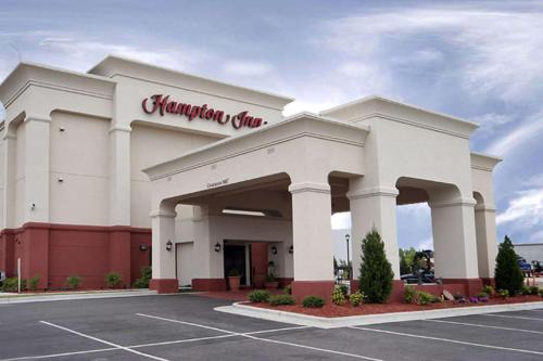 Stony Creek Hotel | Pet-Friendly Comfort at Hampton Inn Stony Creek