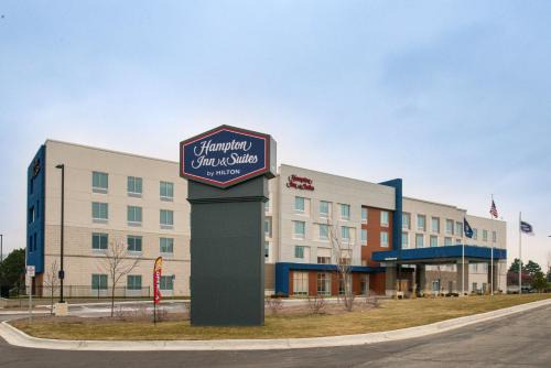 Adrian Hotel | Convenient Stay at Hampton Inn & Suites Adrian, MI