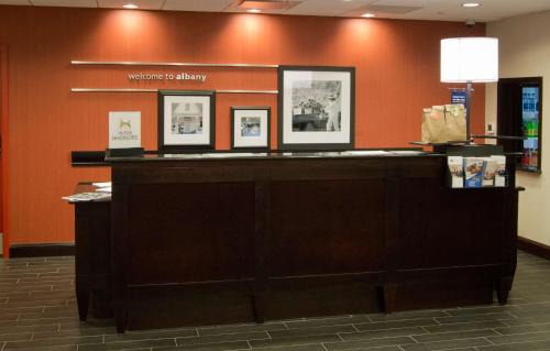 Albany Hotel | Welcoming Hampton Inn & Suites Albany with Pool Access