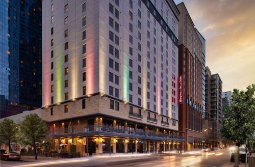Waller Creek District Hotel | Discover Hampton Inn & Suites Austin-Downtown Amenities