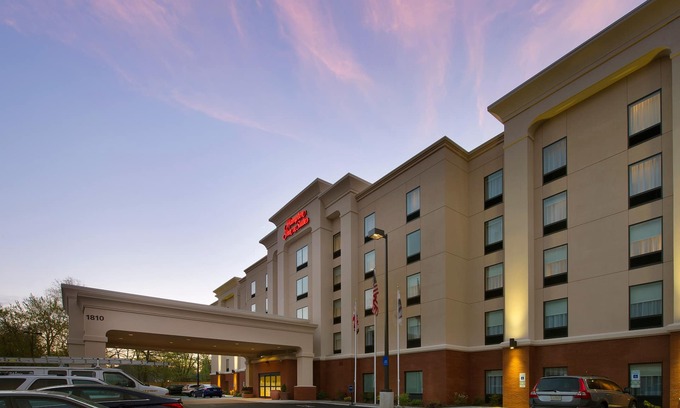 Rolling Road Farms Hotel | Modern Comfort at Hampton Inn & Suites Baltimore/Woodlawn