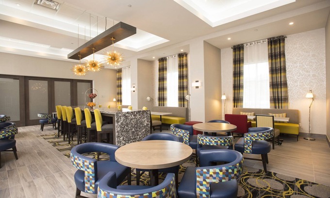 Thunder Bay Hotel | Top-Rated Hampton Inn & Suites with Pool and Spa in Thunder Bay