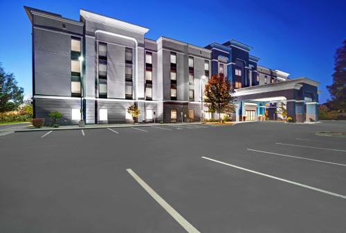 Eastside Hotel | Discover Hampton Inn & Suites: Pet-Friendly Getaway Awaits