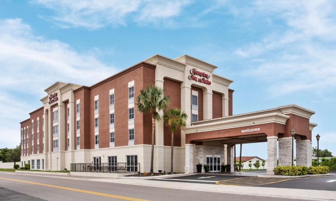 Caloosahatchee Hotel | Discover Hampton Inn & Suites Cape Coral: Family-Friendly Stay