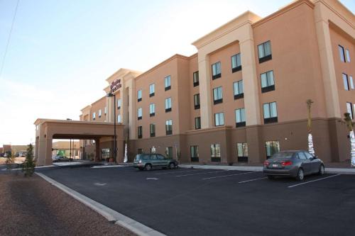 Carlsbad Hotel | Pet-Friendly Retreat at Hampton Inn & Suites Carlsbad