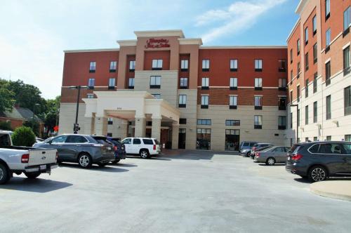 Corryville Hotel | Discover Hampton Inn & Suites Cincinnati: Family-Friendly Stay