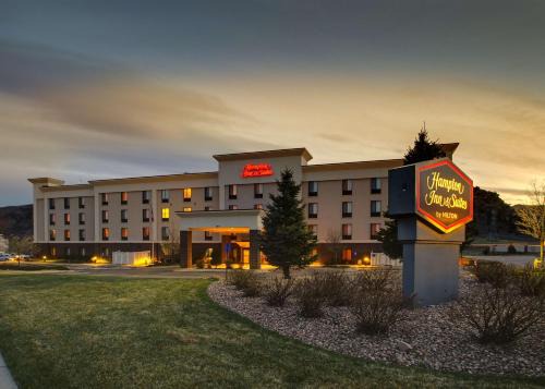 Ken Caryl Hotel | Modern Comfort at Hampton Inn & Suites Denver Littleton
