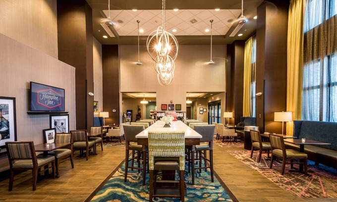 Gulfport Hotel | Top-Rated Hampton Inn & Suites Gulfport with Pool Access