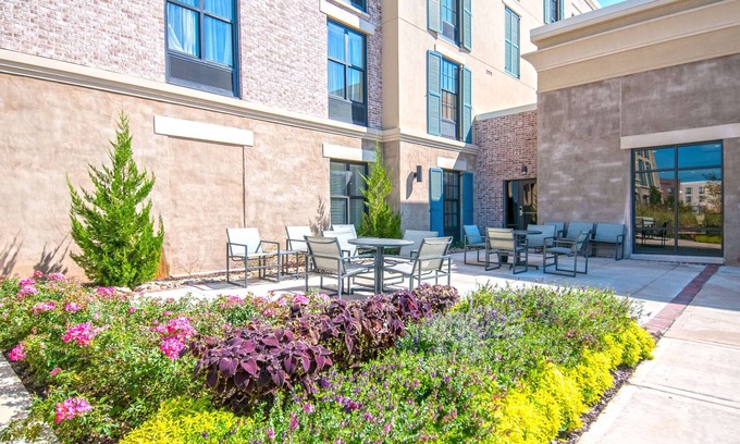 Ridgeland Hotel | Top-Rated Hampton Inn & Suites: Family-Friendly Comfort