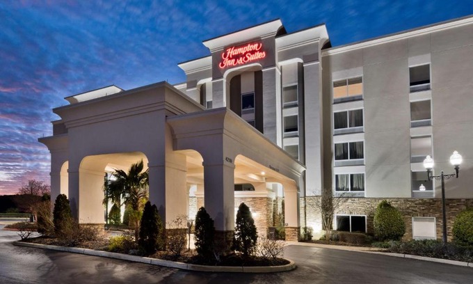 Lanett Hotel | Discover Hampton Inn & Suites Lanett/West Point with Pool