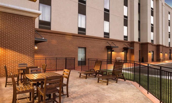 Lavonia Hotel | Top-Rated Hampton Inn & Suites Lavonia with Family Amenities