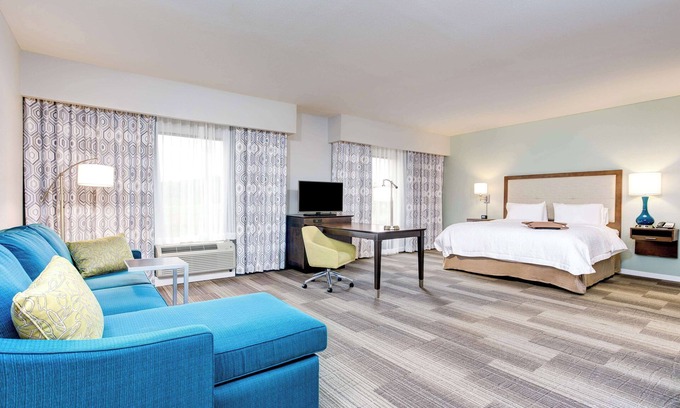 Macon Hotel | Highly Rated Hampton Inn & Suites Macon I-475 with Pool