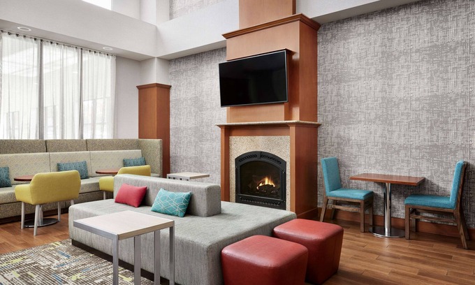 West Haven Hotel | Welcoming Hampton Inn & Suites New Haven with Pool & Breakfast