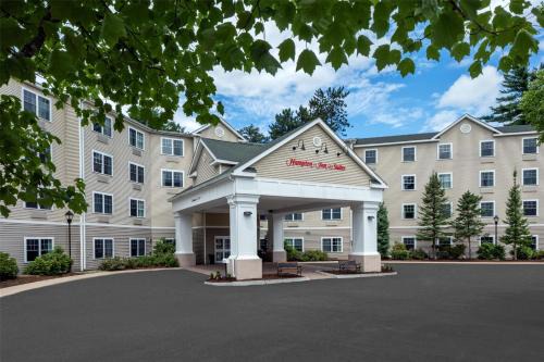 North Conway Hotel | Discover Comfort at Hampton Inn & Suites North Conway