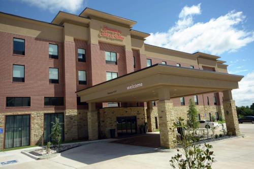 Oklahoma City Hotel | Pet-Friendly Getaway at Hampton Inn & Suites OKC Quail Springs