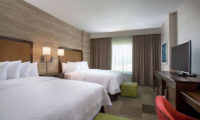 Kapolei Hotel | Relax at Hampton Inn & Suites Oahu/Kapolei - Rated 9.4/10