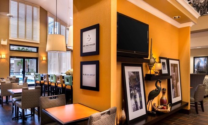 Orlando Hotel | Discover Hampton Inn & Suites: Top-Rated UCF Area Retreat