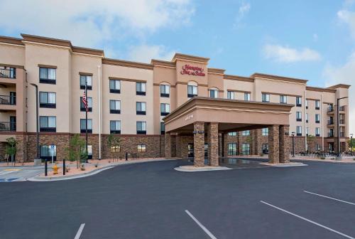 Page Hotel | Discover Comfort at Hampton Inn & Suites Page - Lake Powell