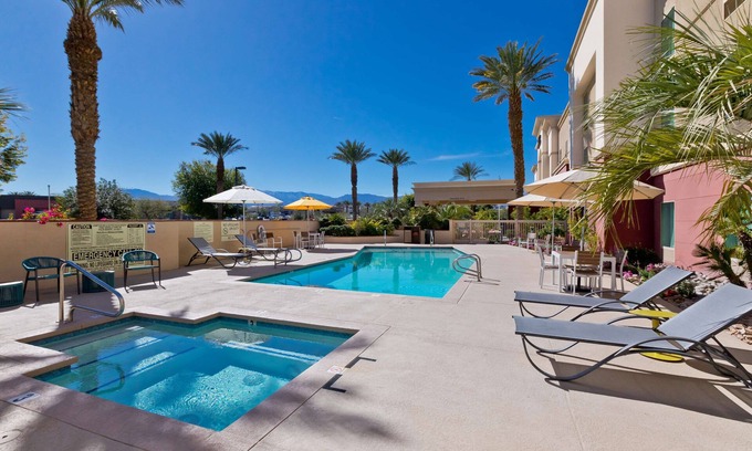 Palm Desert Hotel | Guest Rated 9/10 at Hampton Inn & Suites Palm Desert