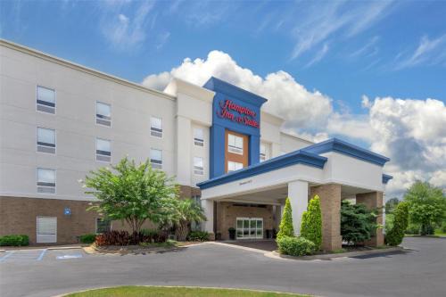 Phenix City Hotel | Pet Friendly Retreat at Hampton Inn & Suites Phenix City