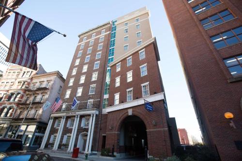 Downtown Hotel | Pet-Friendly Hampton Inn & Suites in Downtown Providence